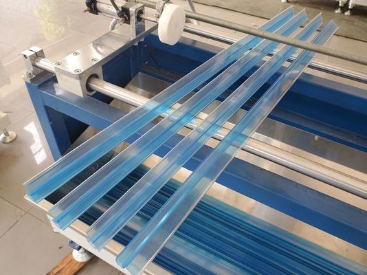 Linha transparente máquina da extrusão do perfil do PVC de 3 extrusora da extrusão do orador da prateleira